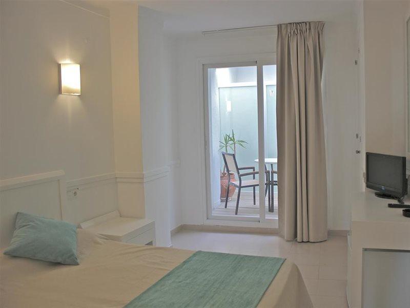 Hotel Brisa Marina (Adults Only) S'Illot  Exterior photo