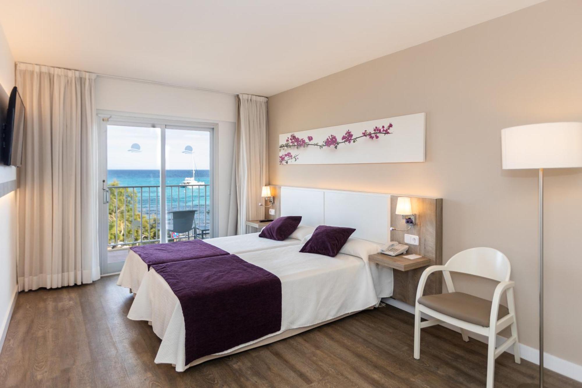 Hotel Brisa Marina (Adults Only) S'Illot  Exterior photo